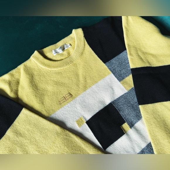 Authentic Balenciaga Wool Sweater - Picture 12 of 16